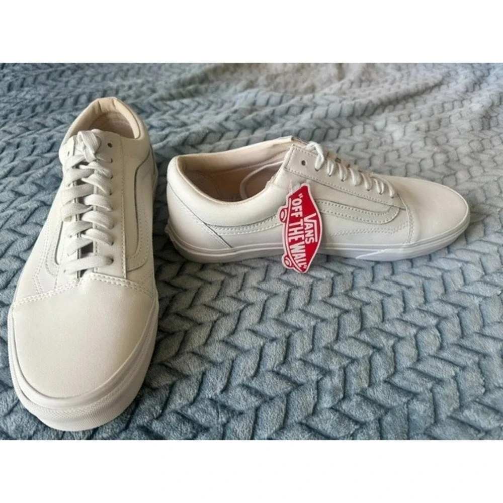 Vans Old Skool Men's Size 10 Classic Tumbled Leather True White Skate Shoes